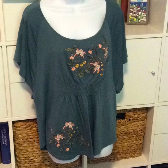 Garnet Hill Tops - Garnet Hill cotton top with floral embroidery